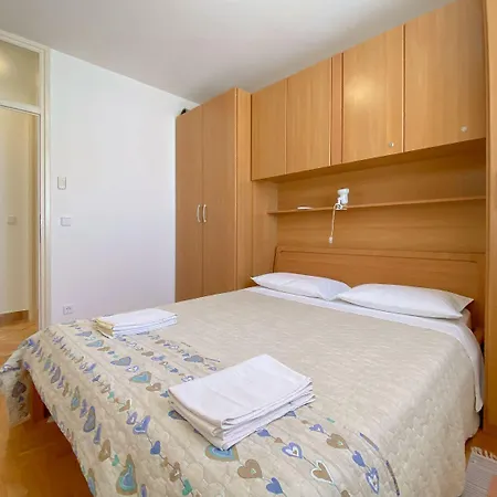 Apartman Cozy Nur 80 Meter Zum Strand Mit Meerblick, Privatparkplatz - Hundefreundlich