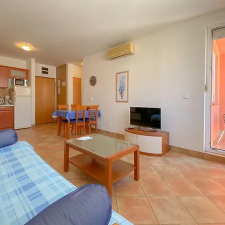 Apartman Cozy Nur 80 Meter Zum Strand Mit Meerblick, Privatparkplatz - Hundefreundlich Karpinjan